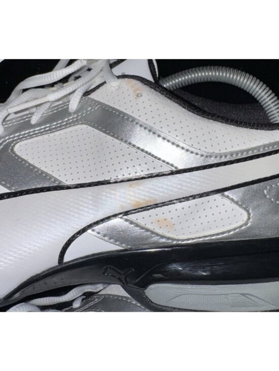 Athletic_Shoes